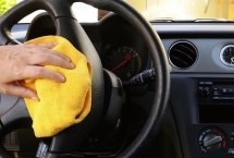4 cách làm sạch vết dầu trên nội thất ô tô tại nhà phí 0 đồng